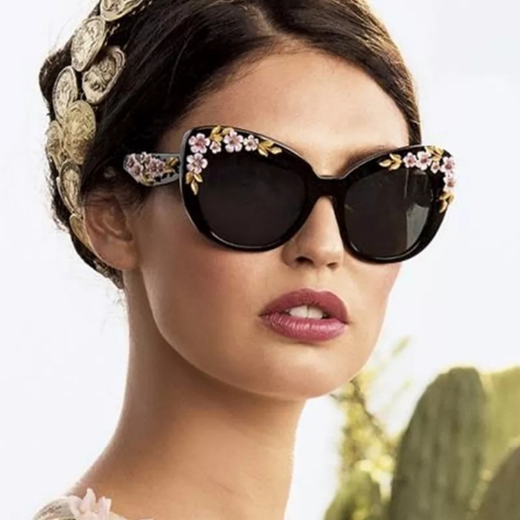 Accessories - Black & Red Floral Chic Cat Eye Sunglasses